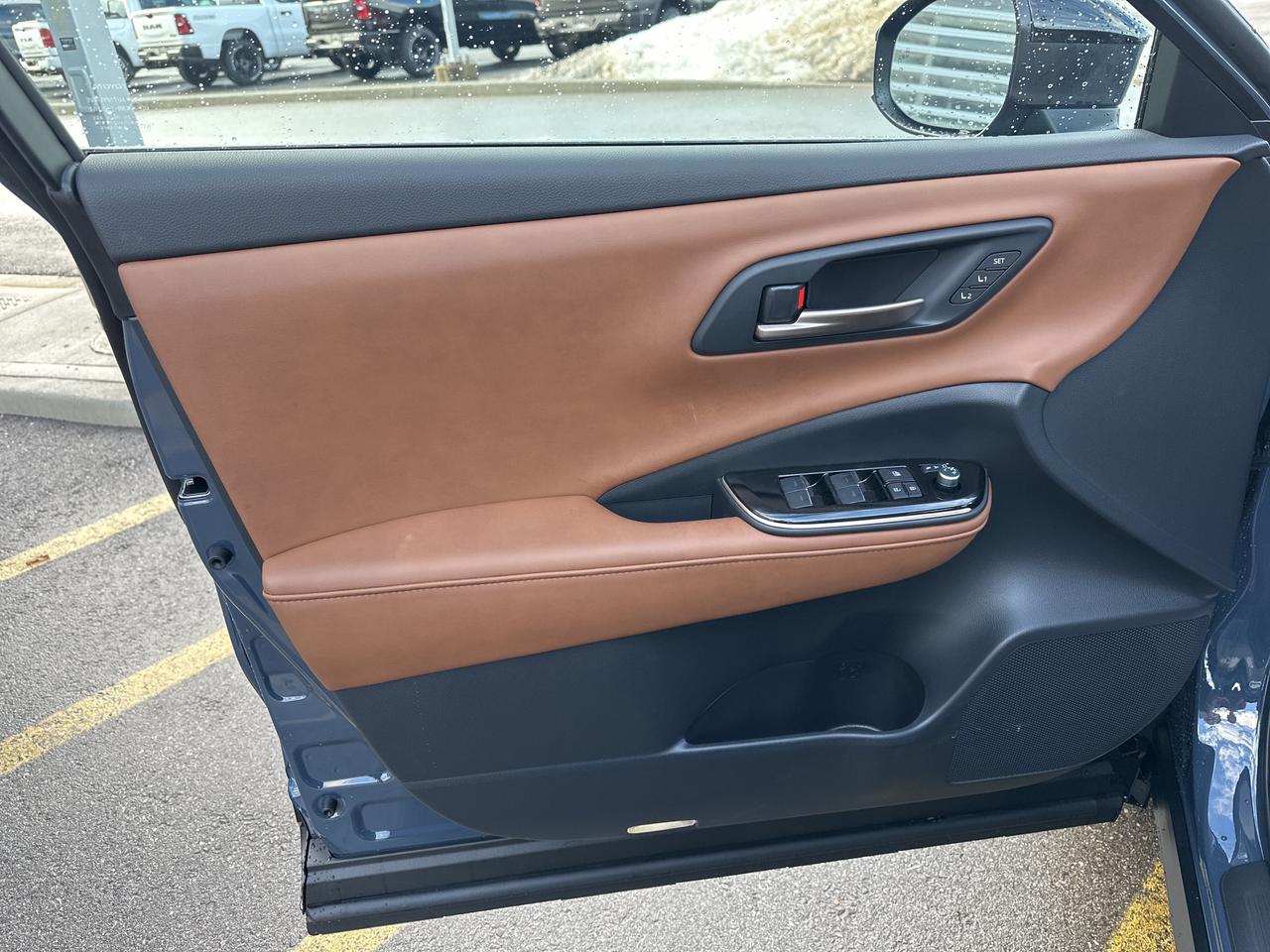 2026 Toyota Crown Signia Limited Photo