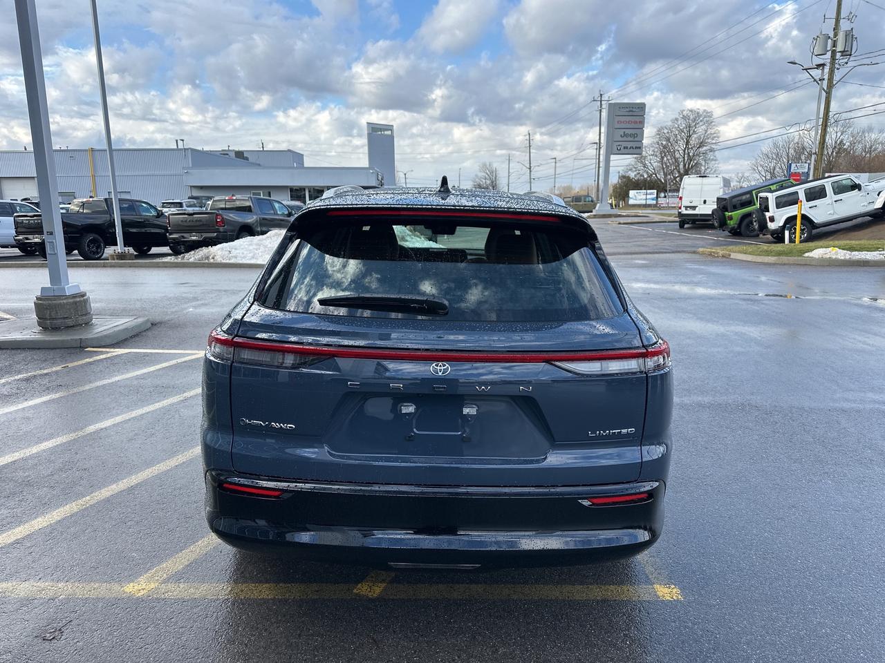 2026 Toyota Crown Signia Limited Photo