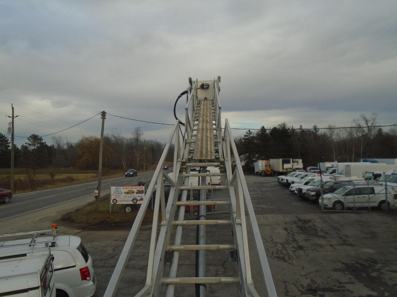 2011 Chevrolet Express Bucket Truck RWD 3500 135 Photo