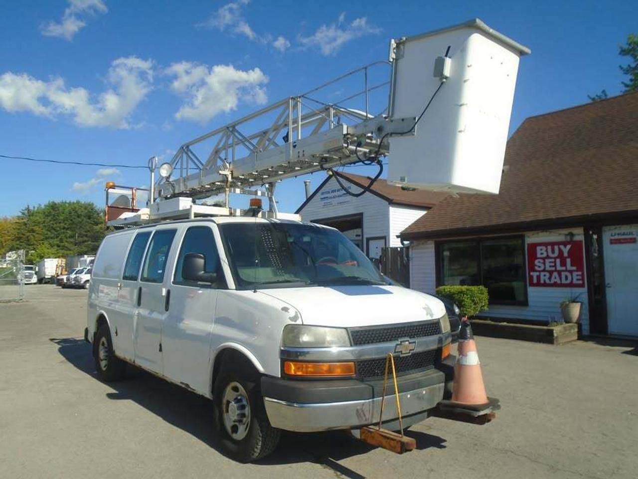 2011 Chevrolet Express Bucket Truck RWD 3500 35 Feet High Photo2