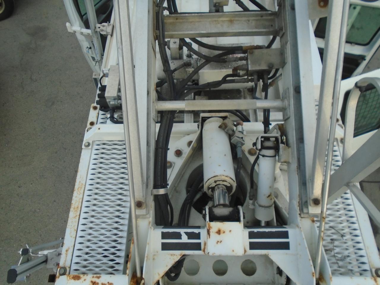 2011 Chevrolet Express Bucket Truck RWD 3500 35 Feet High Photo