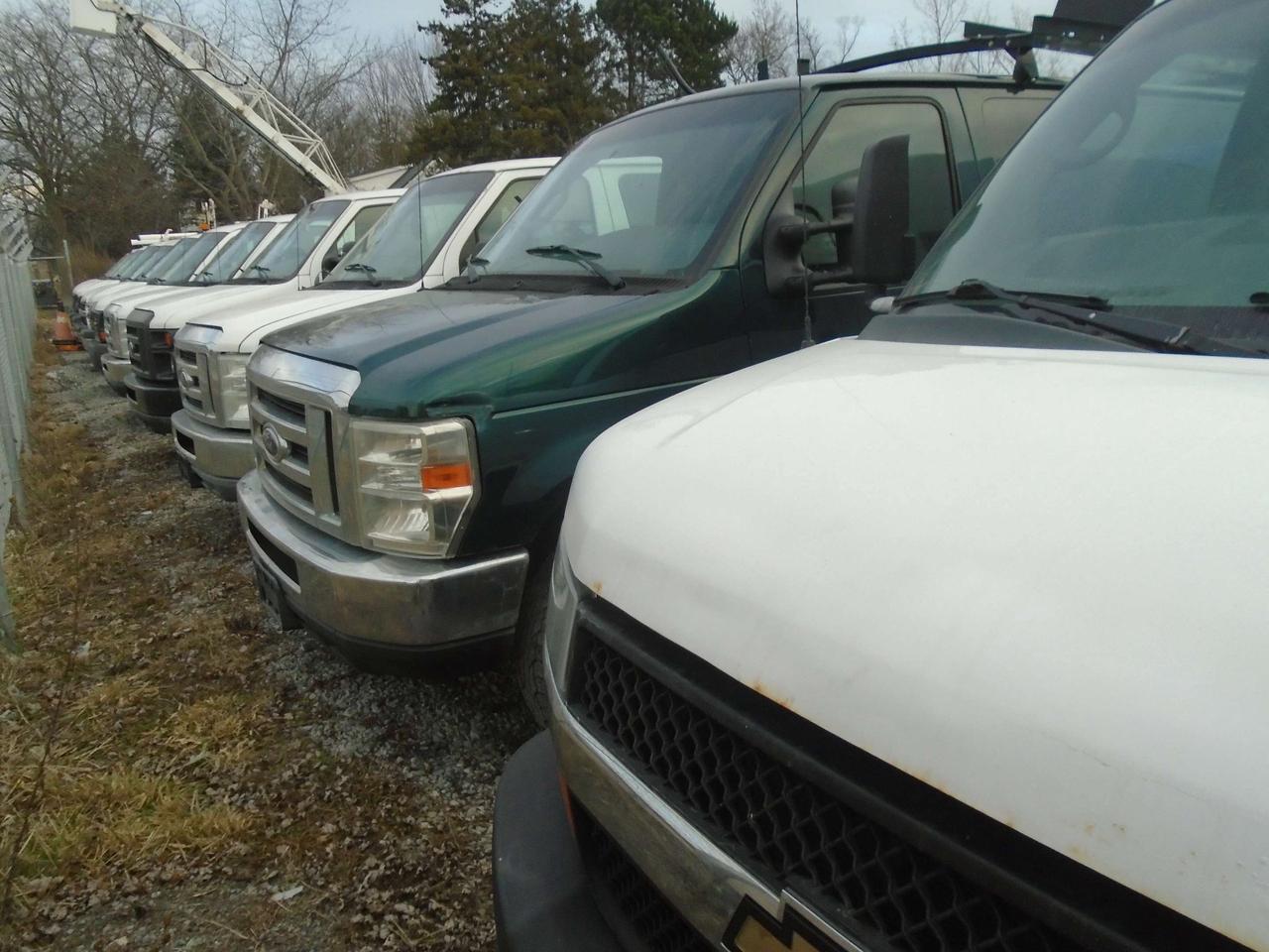 2011 Chevrolet Express 3500 Bucket Truck RWD 3500 35 Feet High Photo