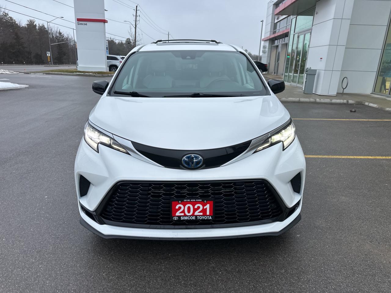 2021 Toyota Sienna XSE Photo