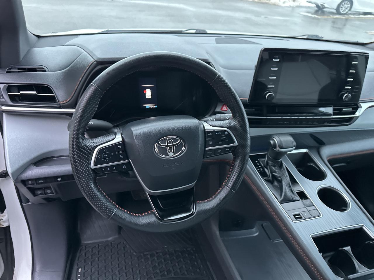 2021 Toyota Sienna XSE Photo