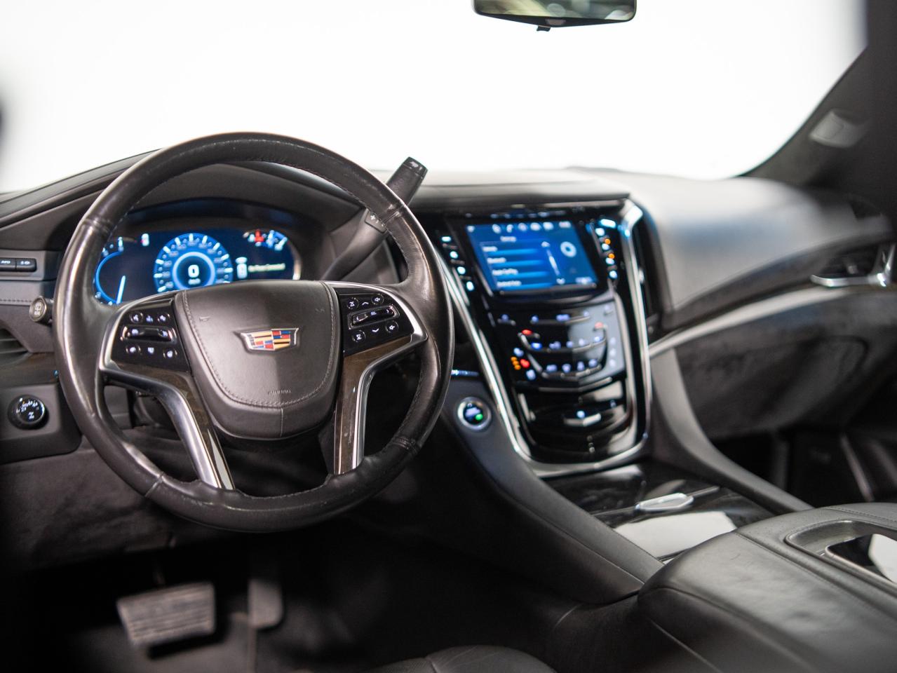 2018 Cadillac Escalade ESV PLATINUM | ENTERTAINMENT PKG | 7 PASS | 22 IN Photo