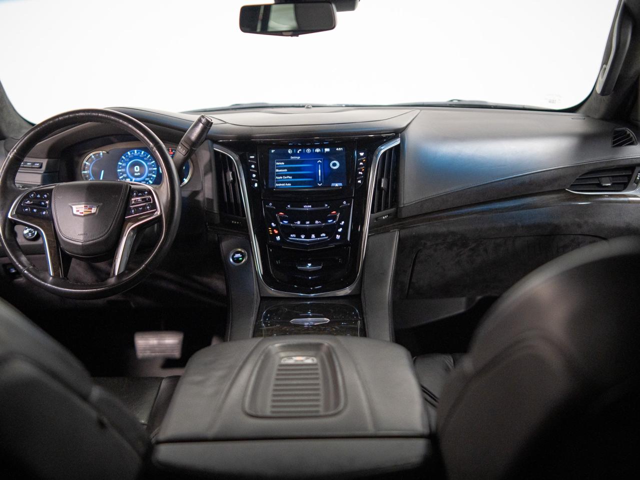 2018 Cadillac Escalade ESV PLATINUM | ENTERTAINMENT PKG | 7 PASS | 22 IN Photo