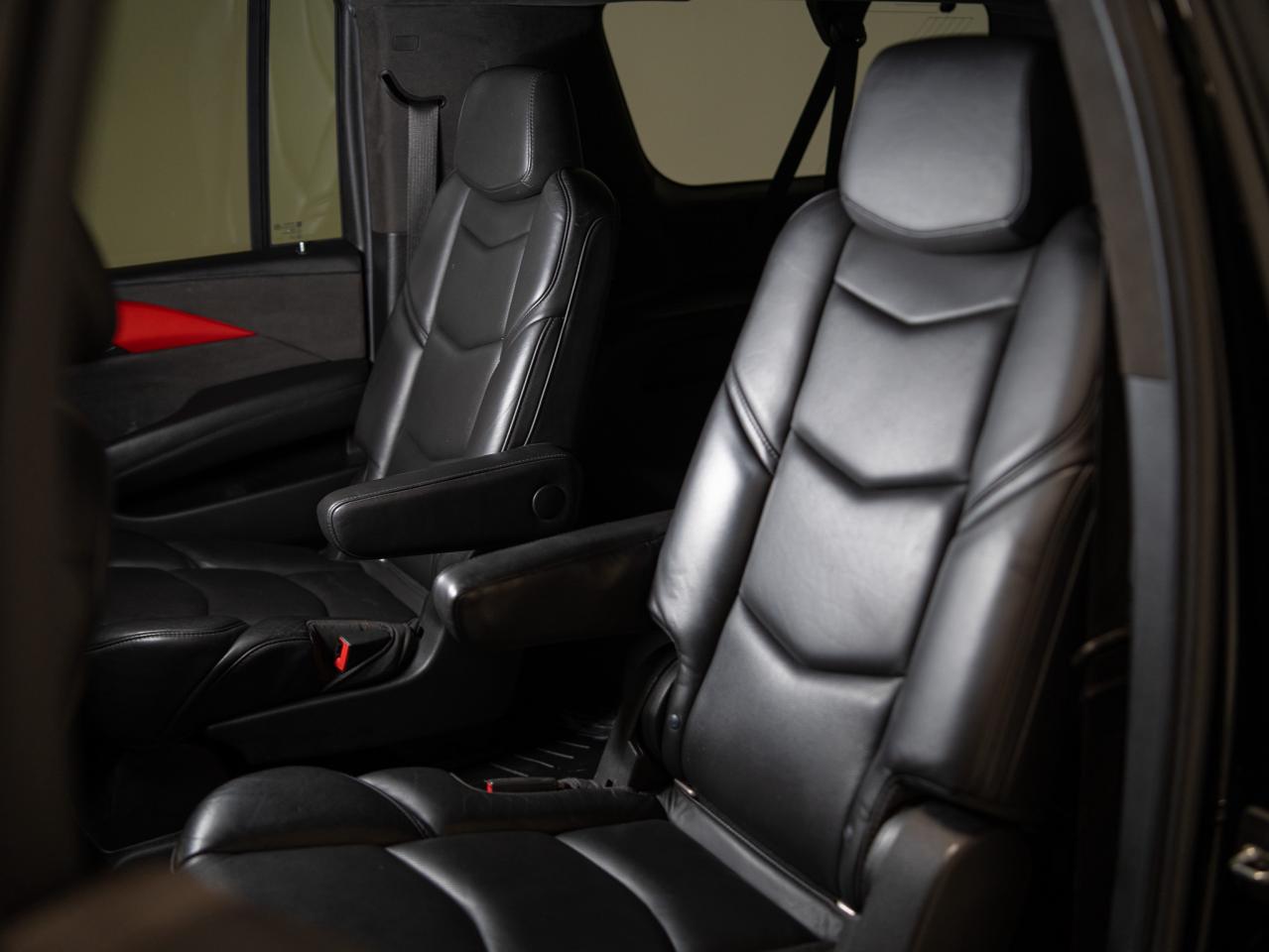 2018 Cadillac Escalade ESV PLATINUM | ENTERTAINMENT PKG | 7 PASS | 22 IN Photo