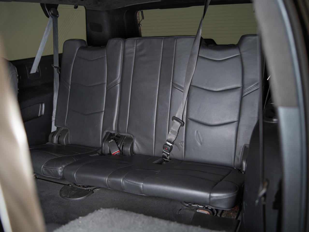 2018 Cadillac Escalade ESV PLATINUM | ENTERTAINMENT PKG | 7 PASS | 22 IN Photo