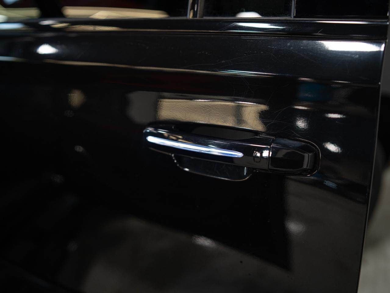 2018 Cadillac Escalade ESV PLATINUM | ENTERTAINMENT PKG | 7 PASS | 22 IN Photo