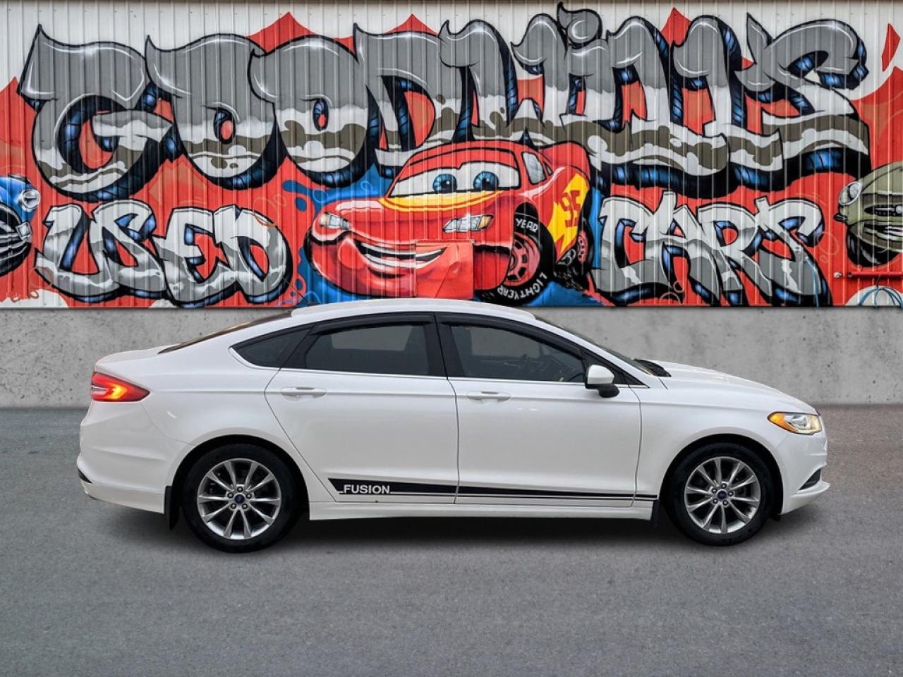 2017 Ford Fusion SE, CLEAN CARFAX, BACK UP CAMERA!