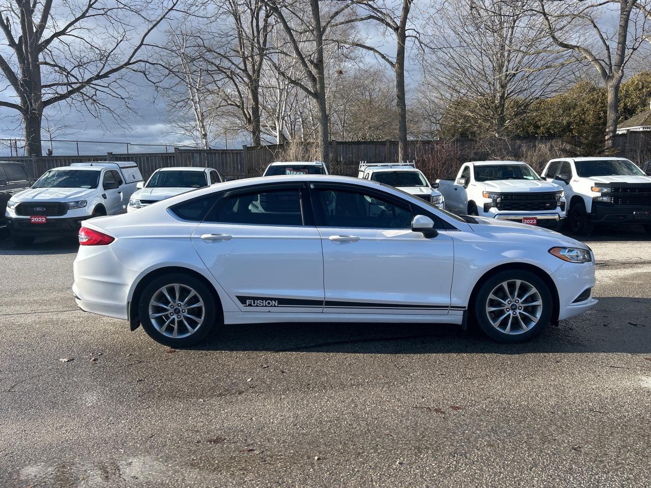 2017 Ford Fusion SE, CLEAN CARFAX, BACK UP CAMERA! - Photo #5