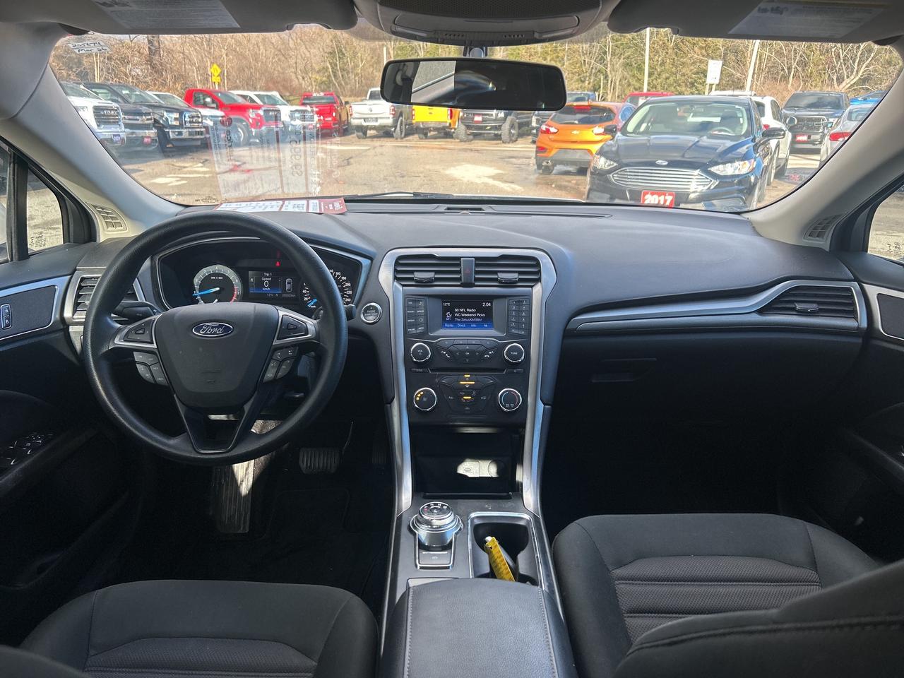 2017 Ford Fusion SE, CLEAN CARFAX, BACK UP CAMERA! Photo