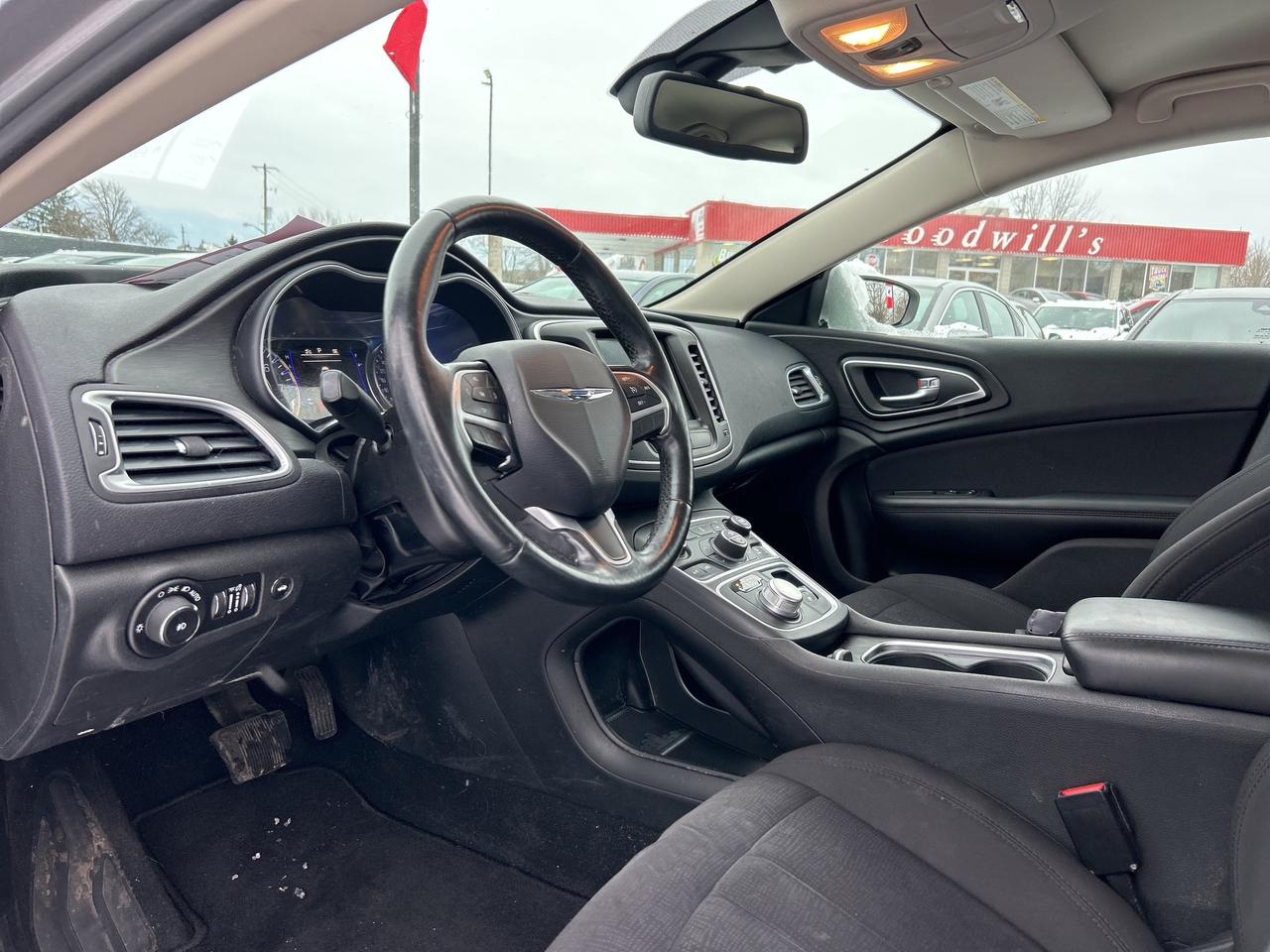 2015 Chrysler 200 LTD, HEATED SEATS, BACK UP CAMERA, REMOTE START! - Photo #11