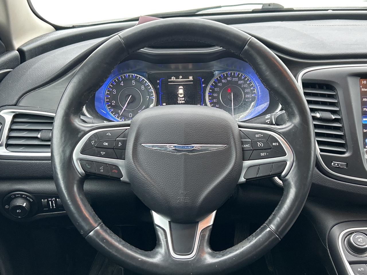 2015 Chrysler 200 LTD, HEATED SEATS, BACK UP CAMERA, REMOTE START! - Photo #15