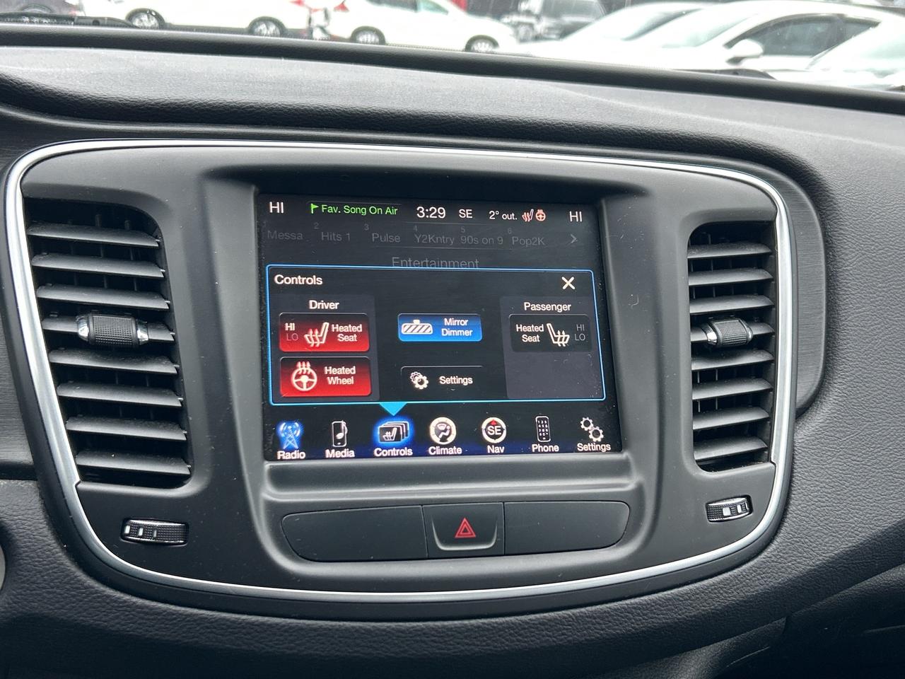 2015 Chrysler 200 LTD, HEATED SEATS, BACK UP CAMERA, REMOTE START! - Photo #21