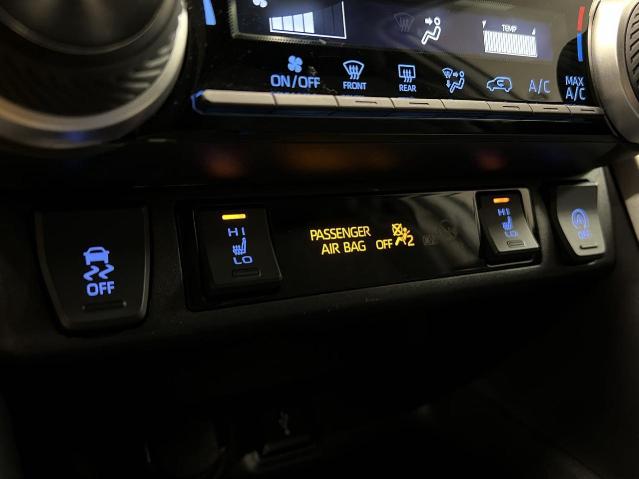 2021 Toyota RAV4 AWD | ONLY 40,000KMS! | CARPLAY | HTD SEATS | A/C Photo