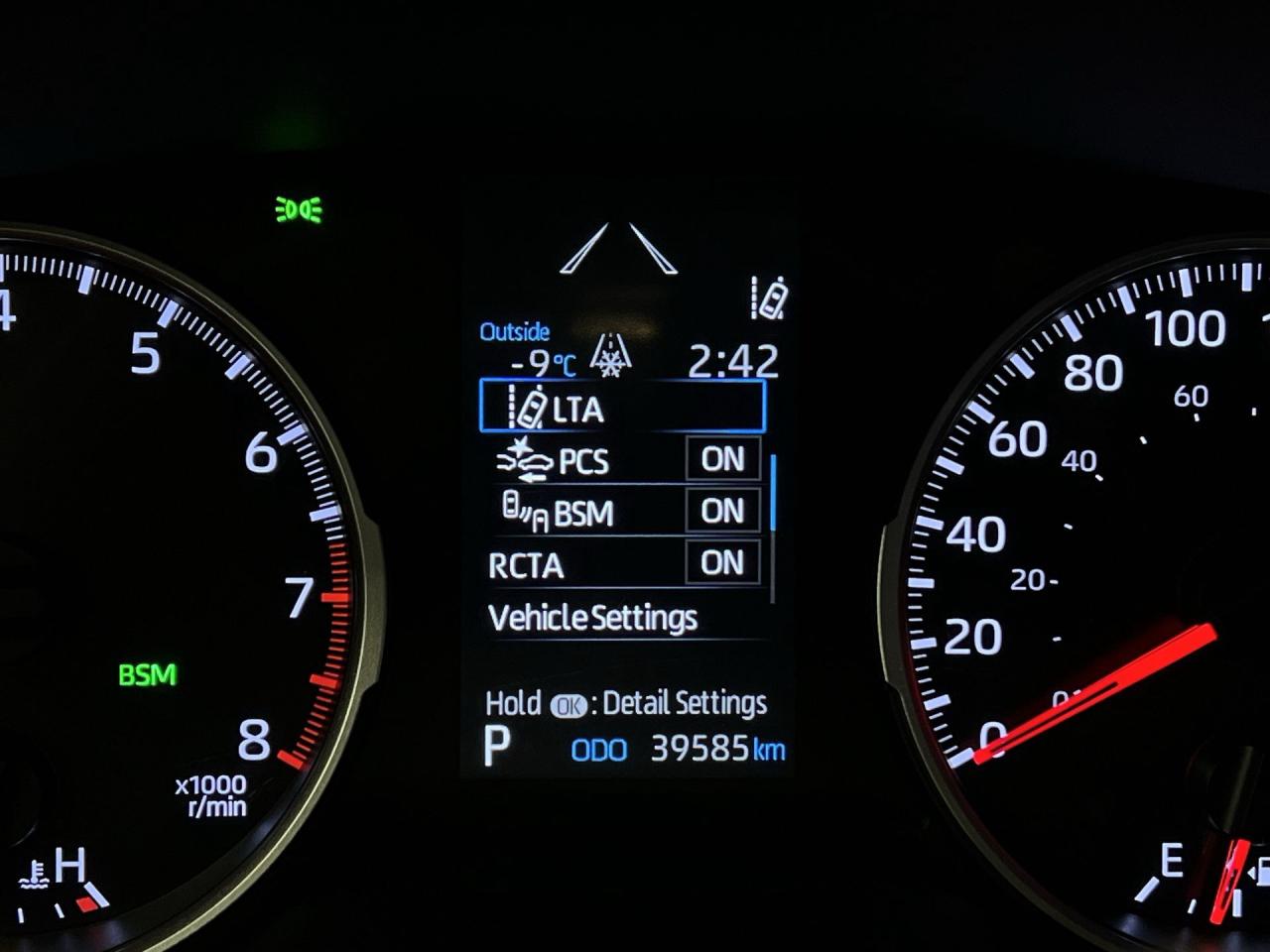 2021 Toyota RAV4 AWD | ONLY 40,000KMS! | CARPLAY | HTD SEATS | A/C Photo