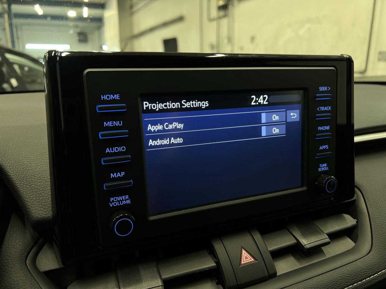 2021 Toyota RAV4 AWD | ONLY 40,000KMS! | CARPLAY | HTD SEATS | A/C Photo