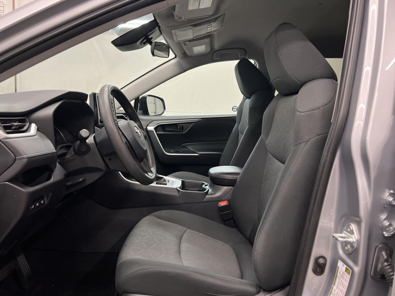 2021 Toyota RAV4 AWD | ONLY 40,000KMS! | CARPLAY | HTD SEATS | A/C Photo