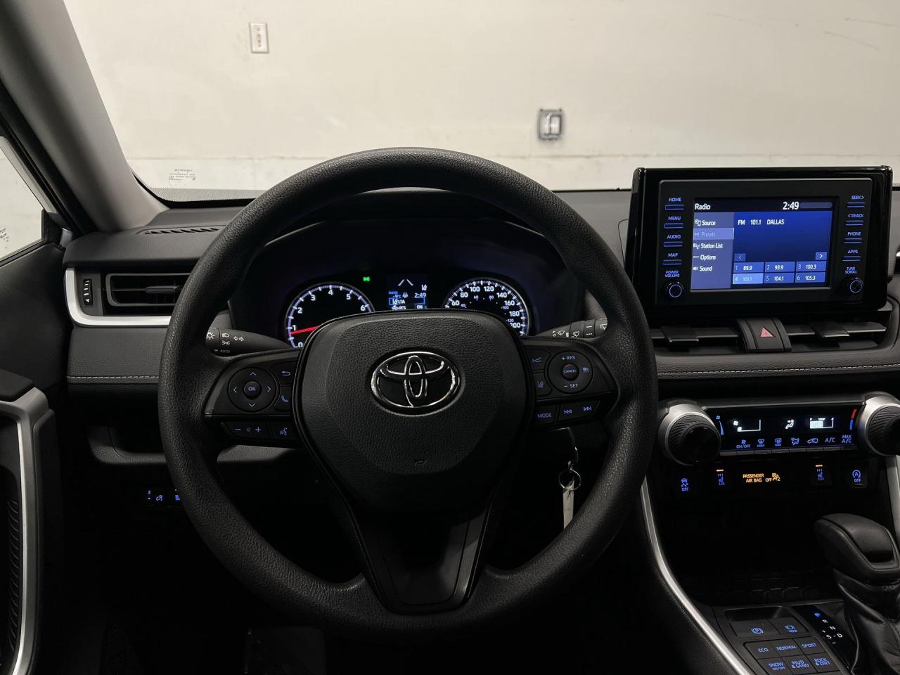 2021 Toyota RAV4 AWD | ONLY 40,000KMS! | CARPLAY | HTD SEATS | A/C Photo