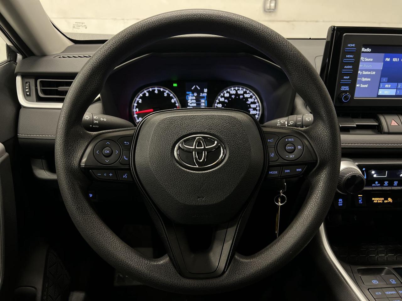 2021 Toyota RAV4 AWD | ONLY 40,000KMS! | CARPLAY | HTD SEATS | A/C Photo