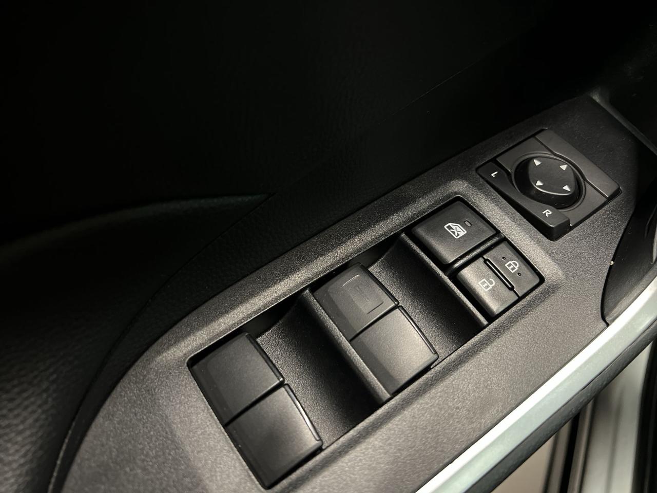 2021 Toyota RAV4 AWD | ONLY 40,000KMS! | CARPLAY | HTD SEATS | A/C Photo