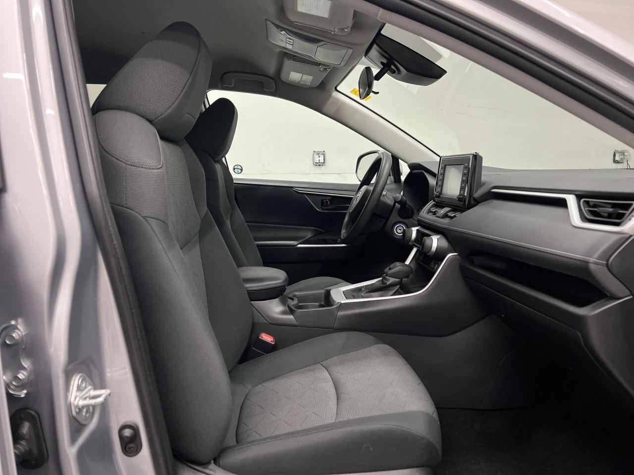 2021 Toyota RAV4 AWD | ONLY 40,000KMS! | CARPLAY | HTD SEATS | A/C Photo