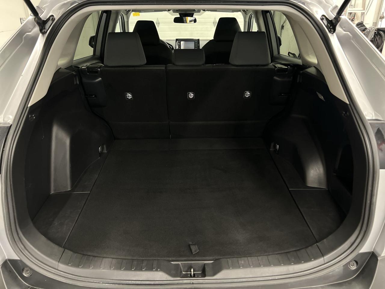 2021 Toyota RAV4 AWD | ONLY 40,000KMS! | CARPLAY | HTD SEATS | A/C Photo