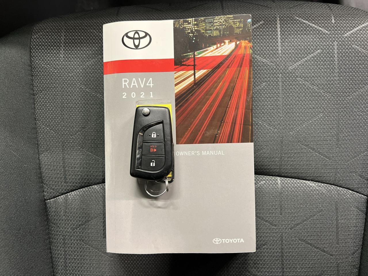 2021 Toyota RAV4 AWD | ONLY 40,000KMS! | CARPLAY | HTD SEATS | A/C Photo