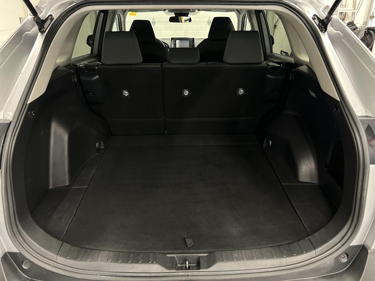 2021 Toyota RAV4 AWD | ONLY 40,000KMS! | CARPLAY | HTD SEATS | A/C Photo