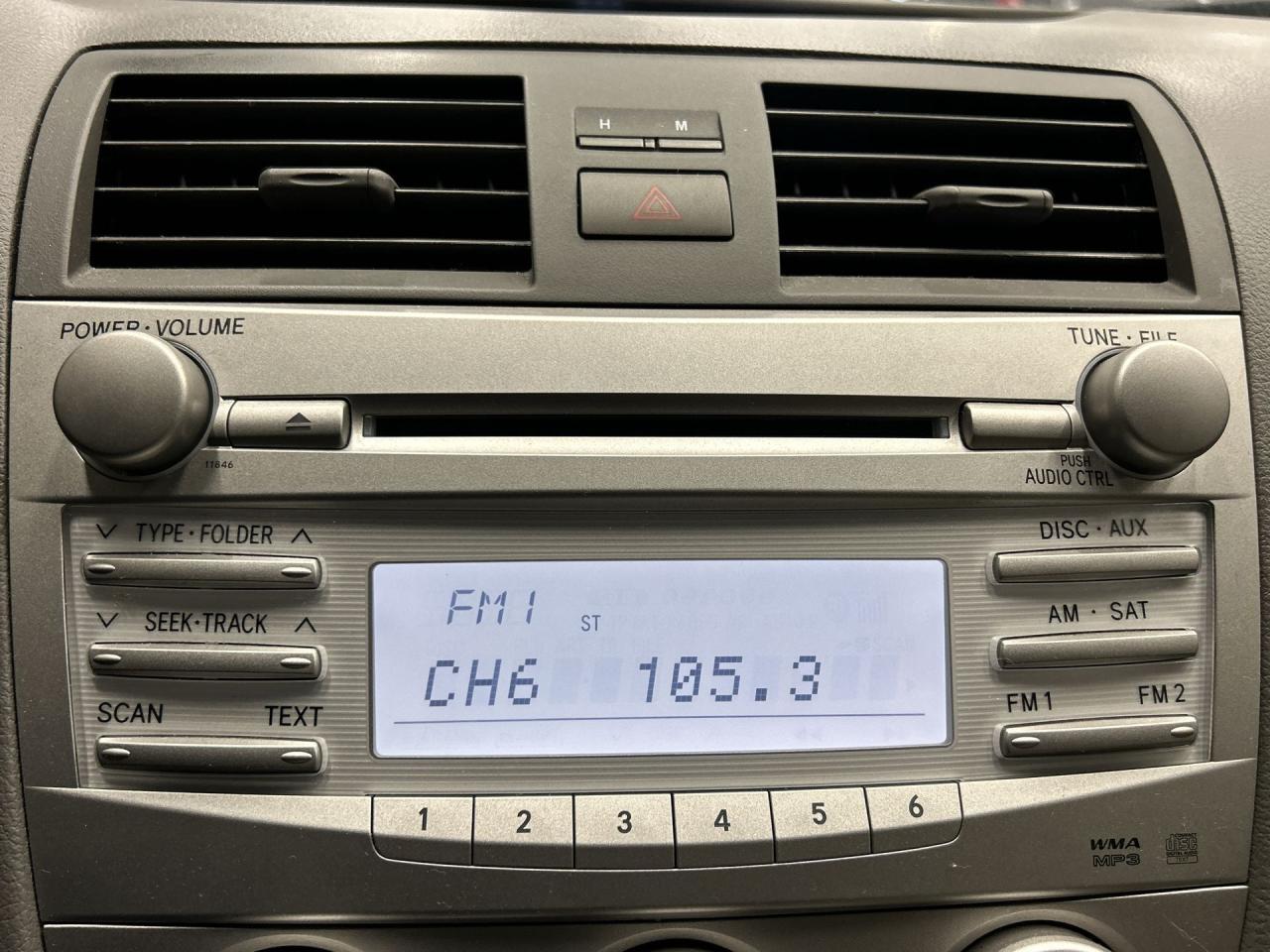 2011 Toyota Camry LE | ONLY 77,000KMS! | KEYLESS ENTRY | CD PLAYER Photo