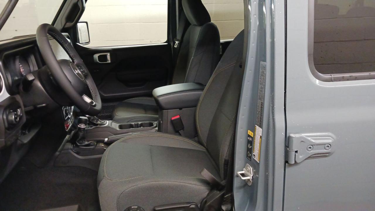 2026 Jeep Gladiator Willys 4x4 Photo