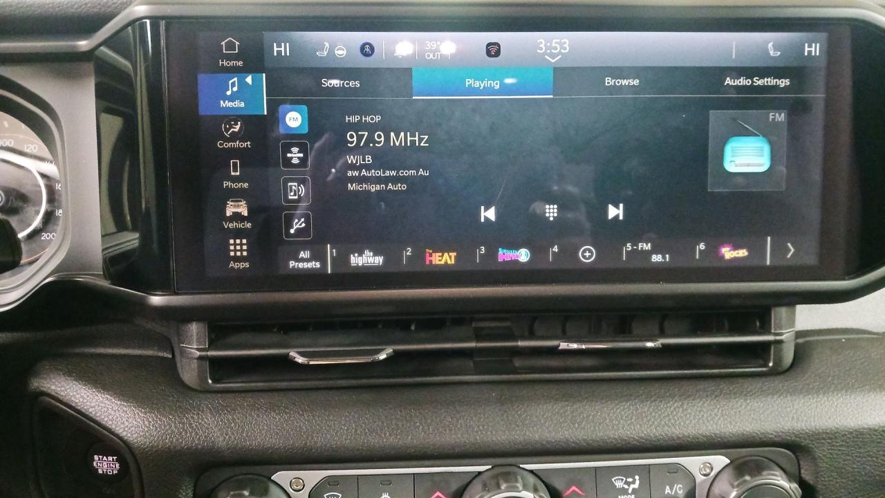 2026 Jeep Gladiator Willys 4x4 Photo