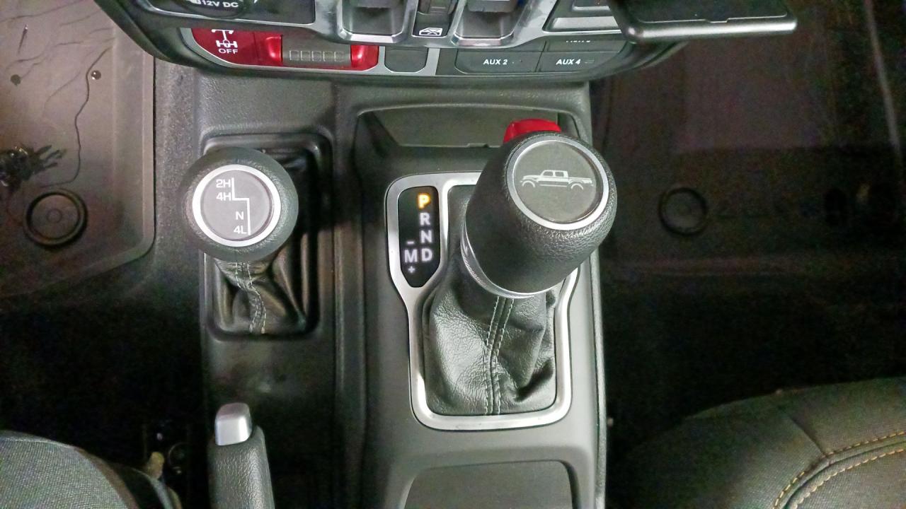 2026 Jeep Gladiator Willys 4x4 Photo