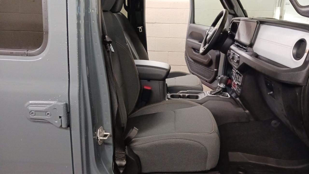 2026 Jeep Gladiator Willys 4x4 Photo