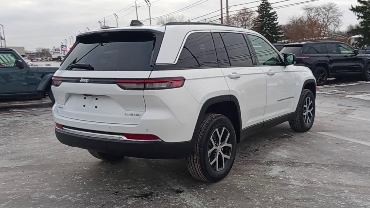 2025 Jeep Grand Cherokee LIMITED 4X4 Photo