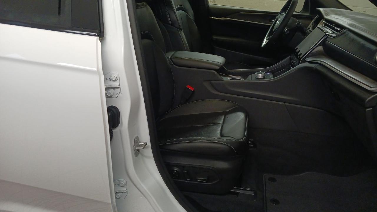 2025 Jeep Grand Cherokee LIMITED 4X4 Photo