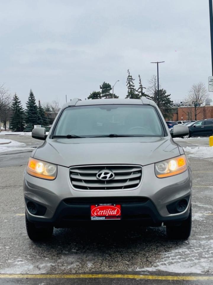 2011 Hyundai Santa Fe Front-wheel Drive 4dr I4 Photo