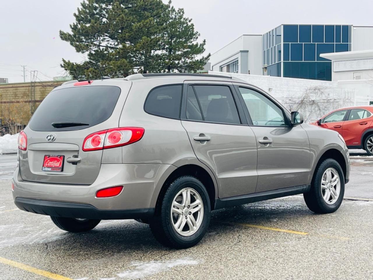 2011 Hyundai Santa Fe Front-wheel Drive 4dr I4 Photo