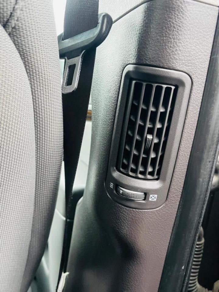 2011 Hyundai Santa Fe Front-wheel Drive 4dr I4 Photo