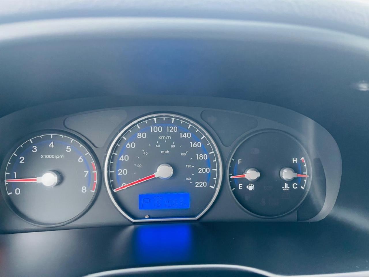 2011 Hyundai Santa Fe Front-wheel Drive 4dr I4 Photo