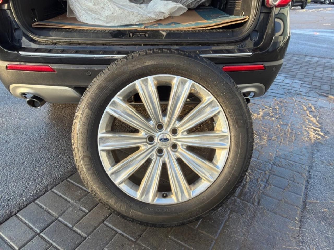 2020 Ford Explorer Limited  - Leather Seats -  Cooled Seats Photo