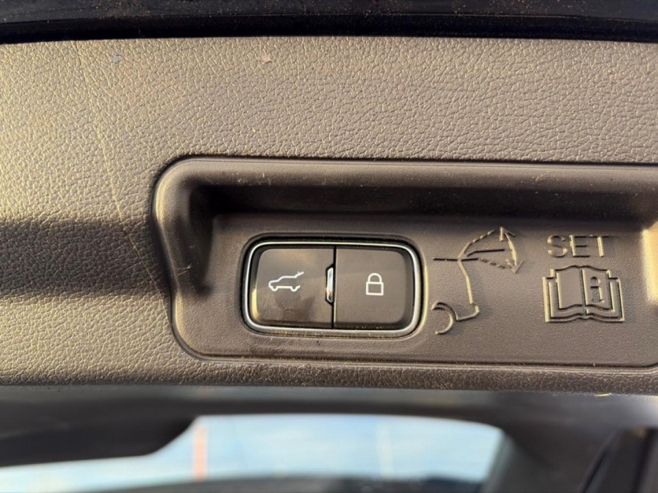 2020 Ford Explorer Limited  - Leather Seats -  Cooled Seats Photo