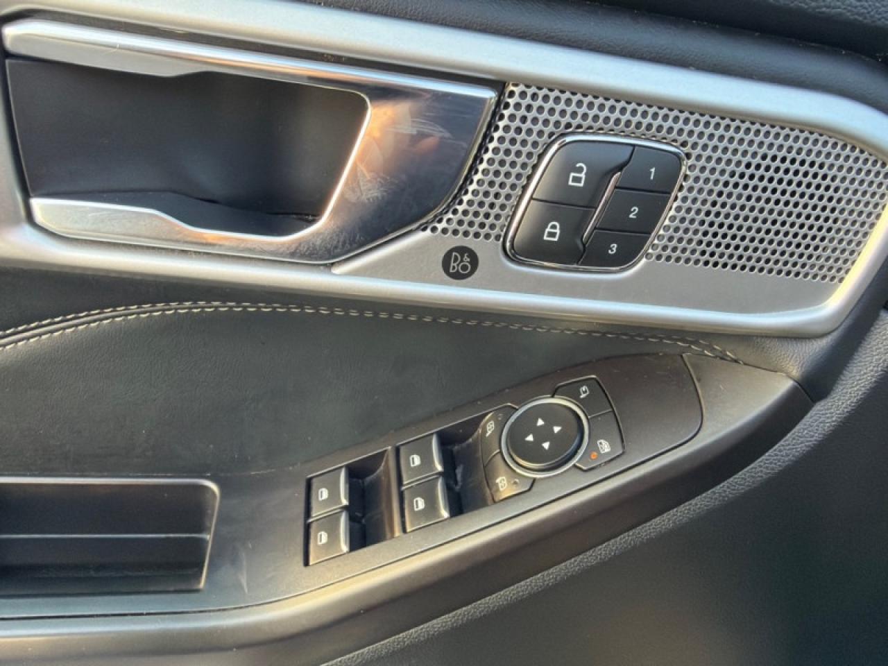 2020 Ford Explorer Limited  - Leather Seats -  Cooled Seats Photo