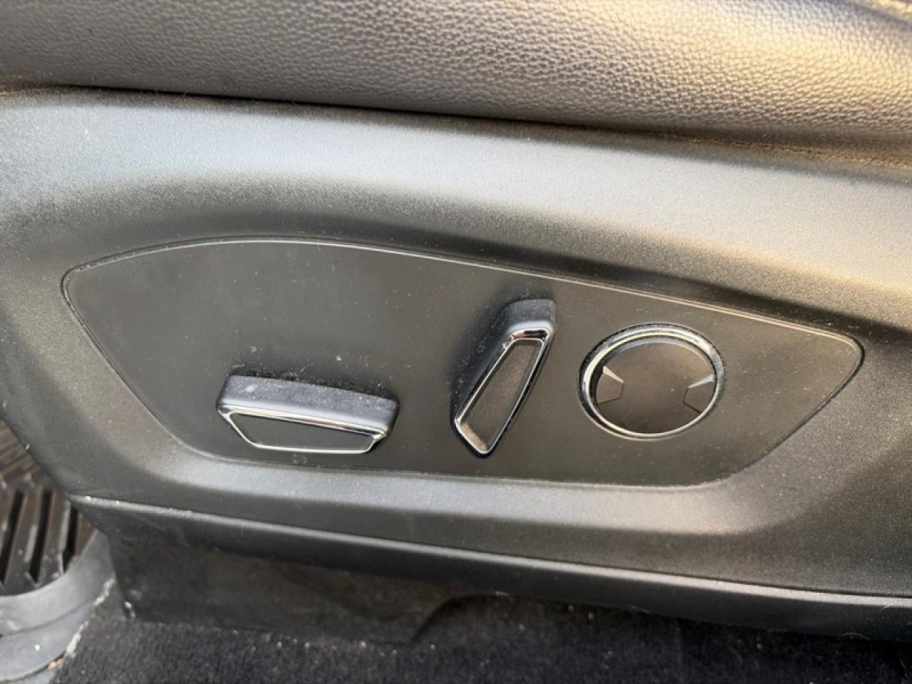 2020 Ford Explorer Limited  - Leather Seats -  Cooled Seats Photo