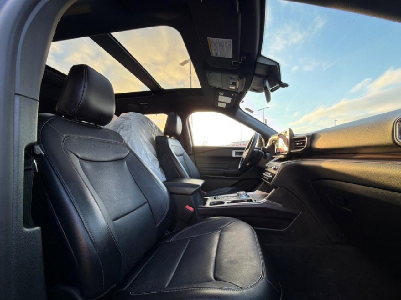 2020 Ford Explorer Limited  - Leather Seats -  Cooled Seats Photo