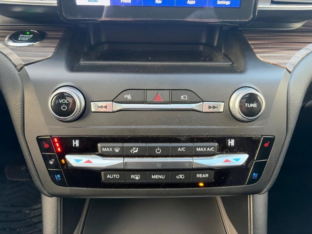 2020 Ford Explorer Limited  - Leather Seats -  Cooled Seats Photo