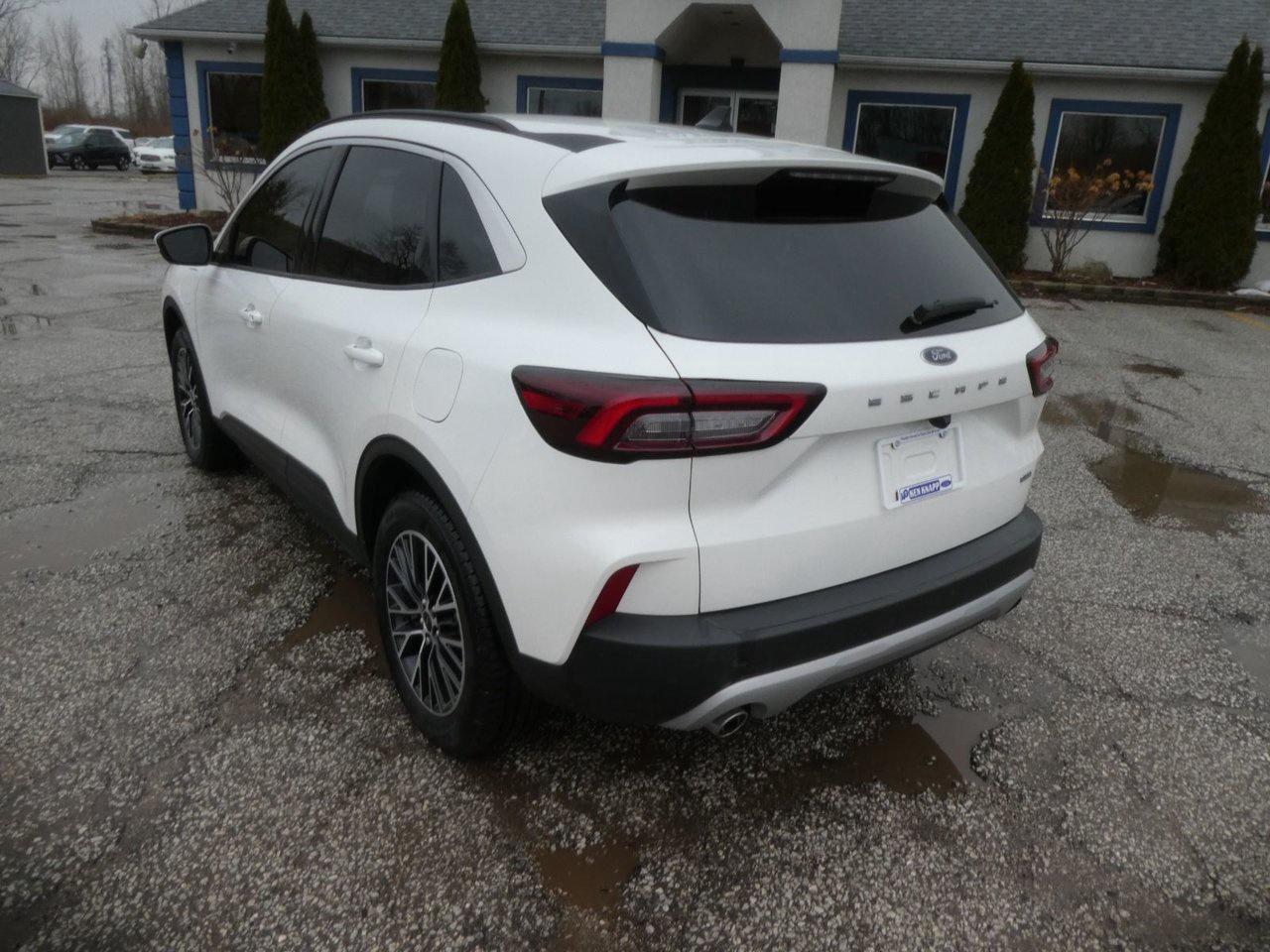 2023 Ford Escape PHEV Photo