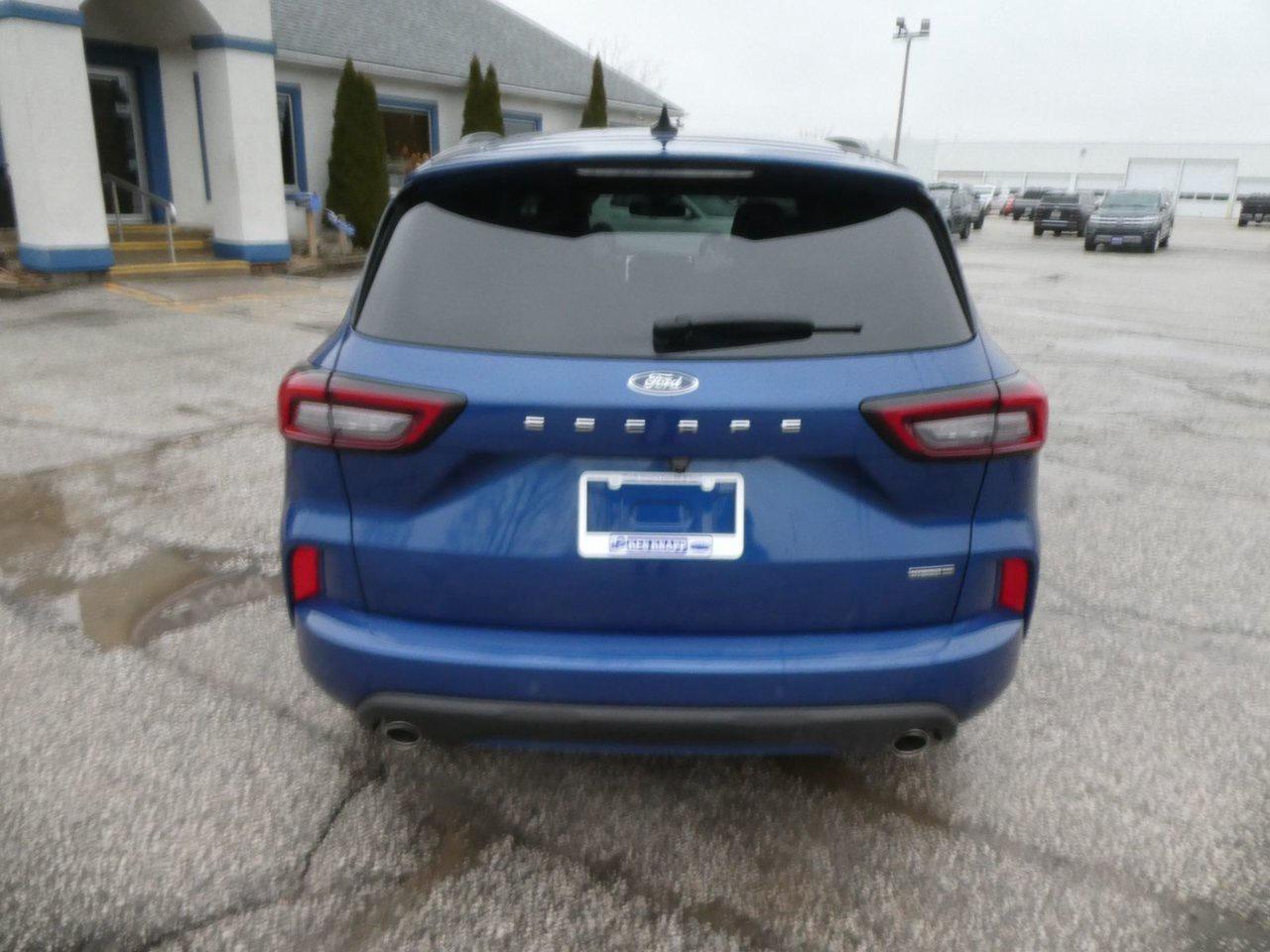 2023 Ford Escape ST LINE ST-LINE E Photo3