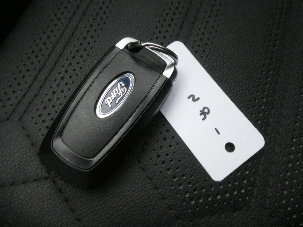 2023 Ford Escape ST LINE ST-LINE E Photo